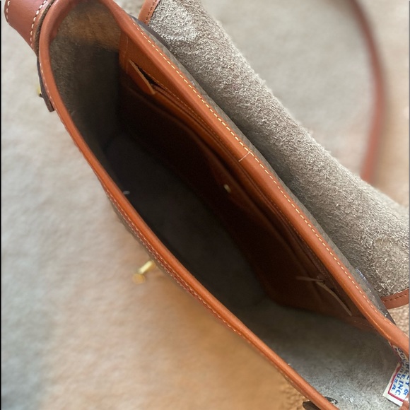 Vintage Dooney and Bourke Crossbody Purse - Picture 9 of 9